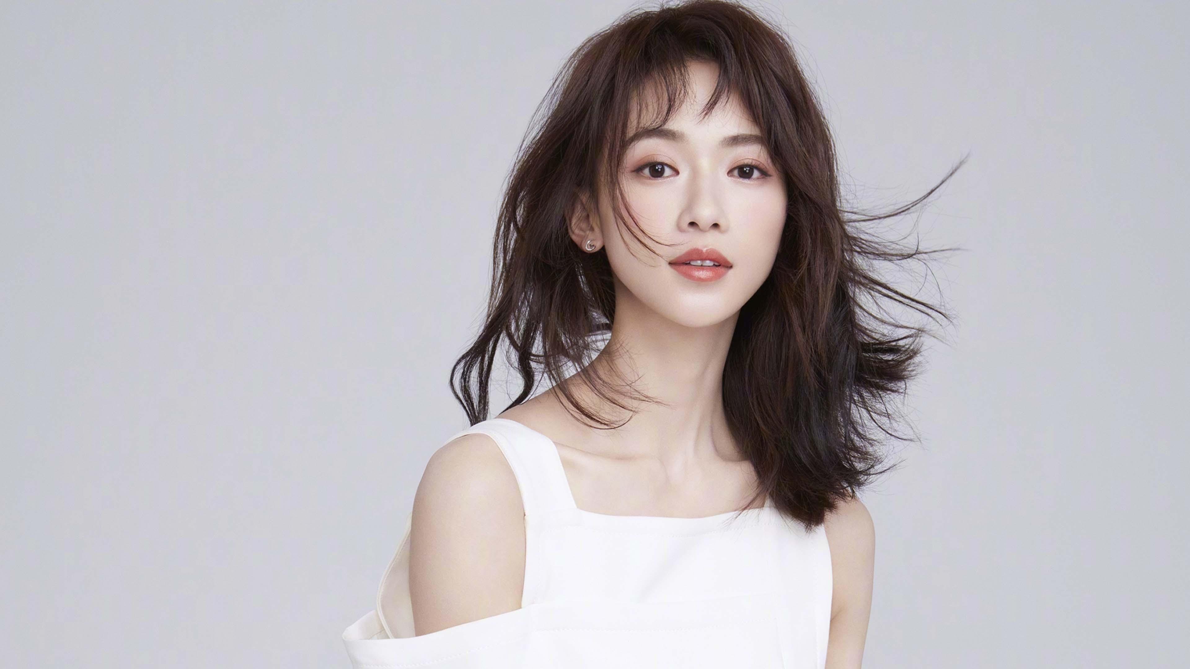 世界杯万人空巷:足球盛宴掀起狂潮,世界杯足球赛如火如荼地进行