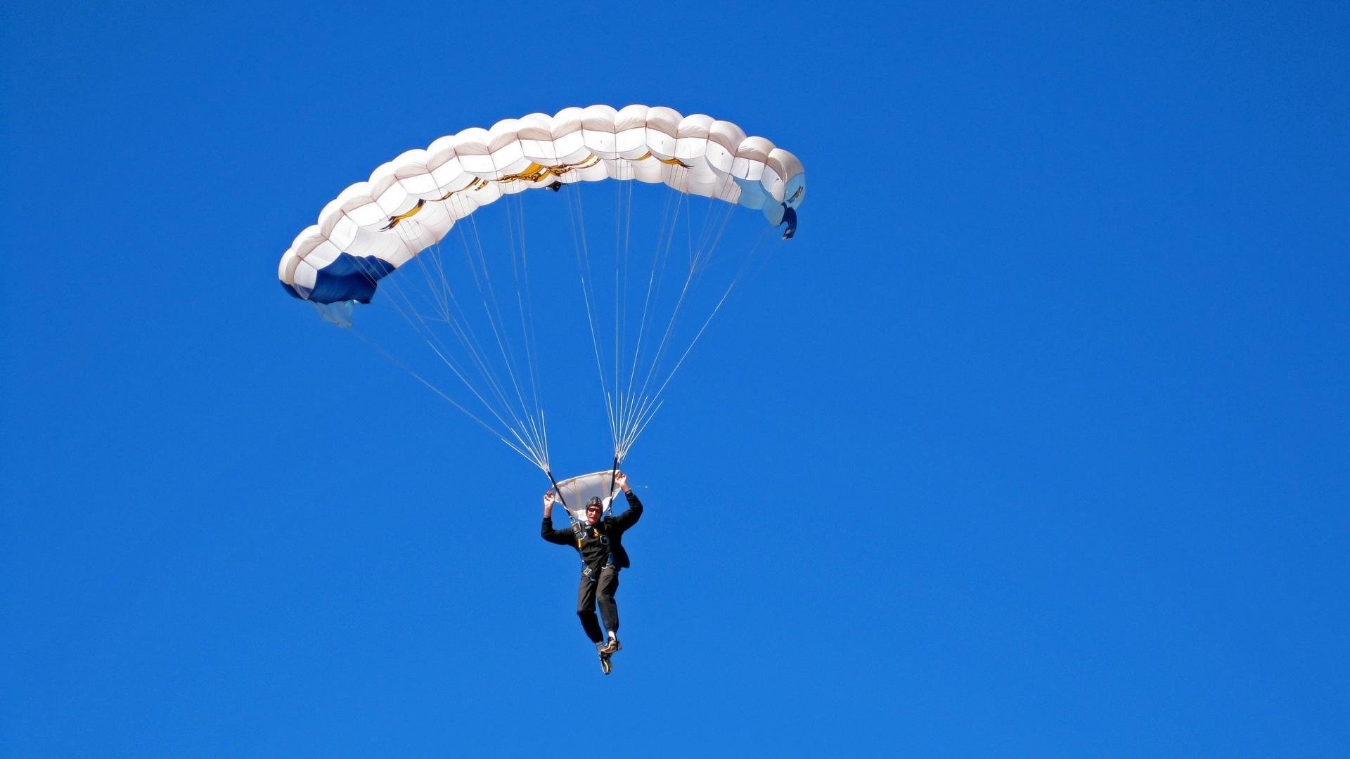 媒体报道中国篮球人才断层问题引发业内多方热议,中国篮球可惜人才