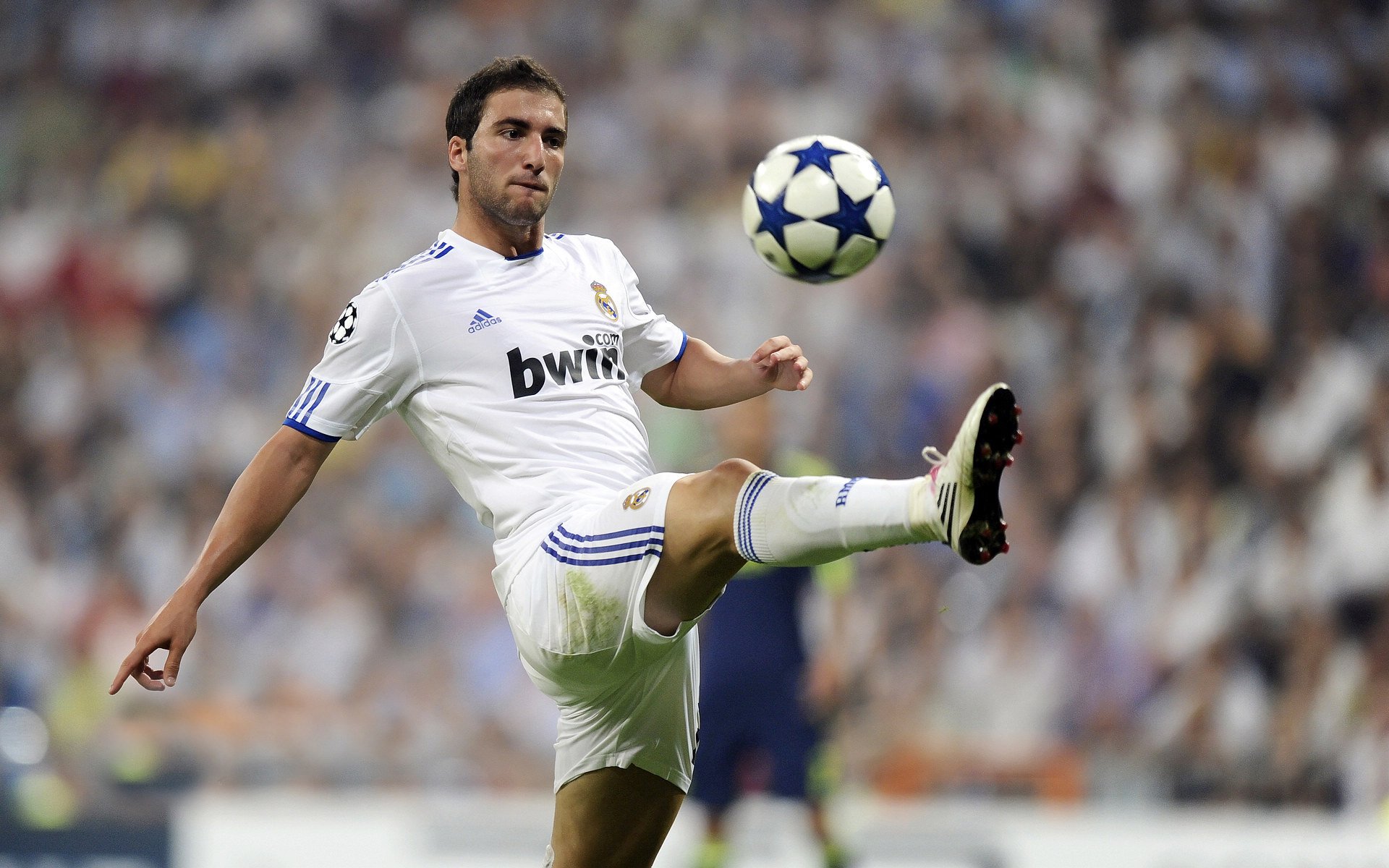 《Valorant》联赛积分榜持续变化，众多战队追赶领先者，valorant排位