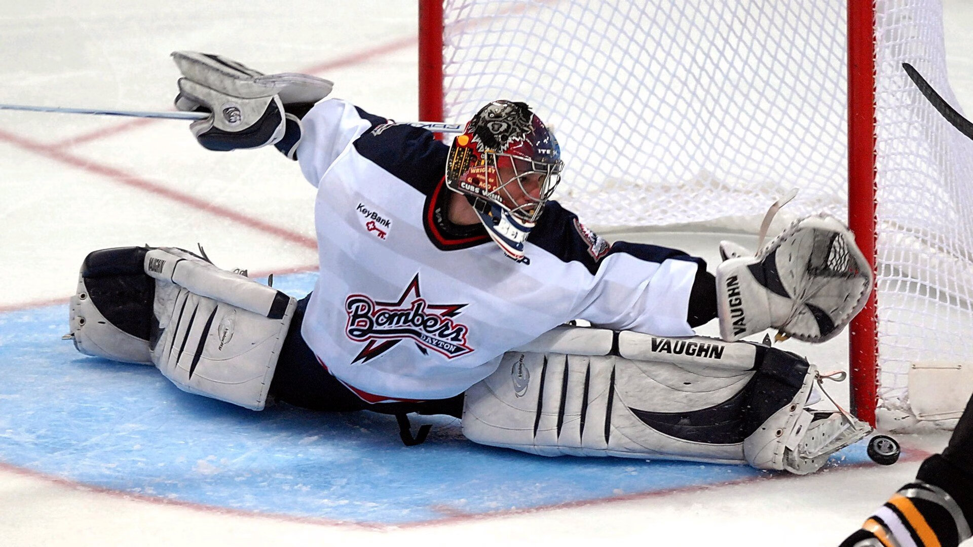 谷爱凌首次尝试冰壶运动乐在其中，谷爱凌2020比赛滑雪视频