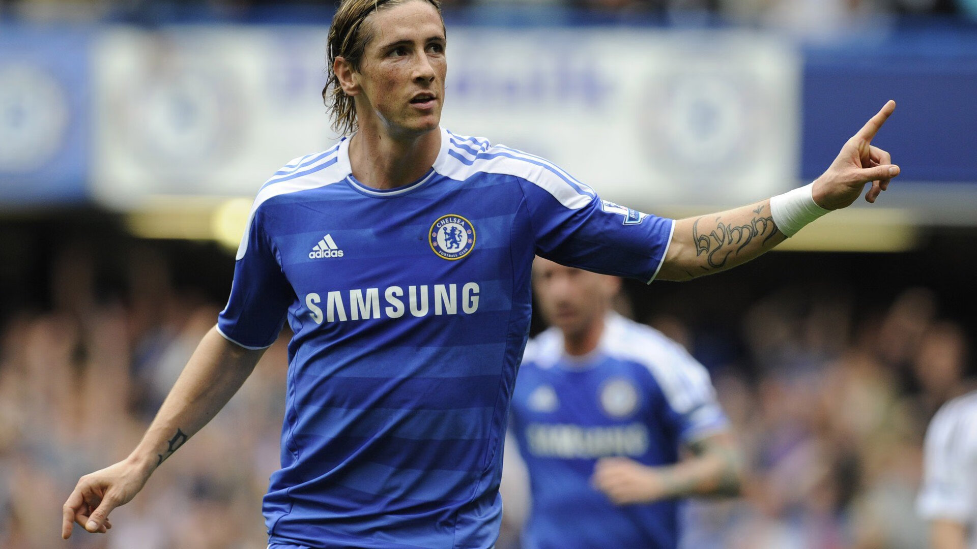 最佳倒地救球：网球场上的“神奇救球”瞬间